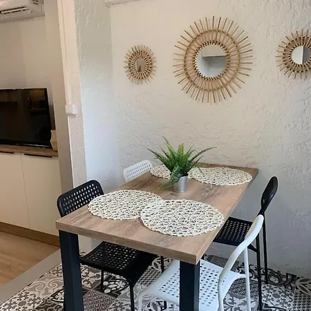 Appartement Joli Studio A Maxime *