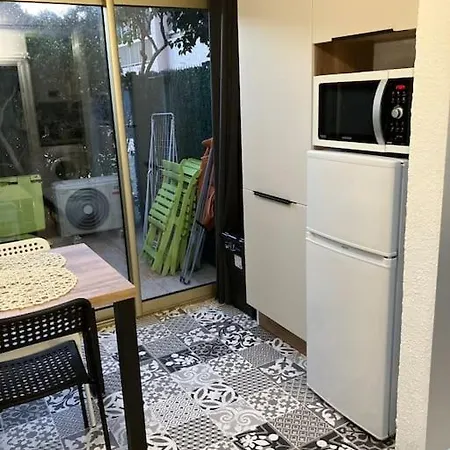Appartement Joli Studio A Maxime
